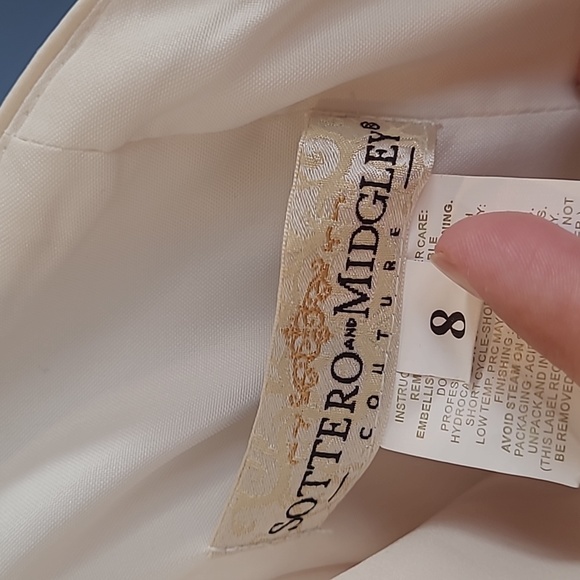 Maggie Sottero wedding gown - Picture 16 of 17